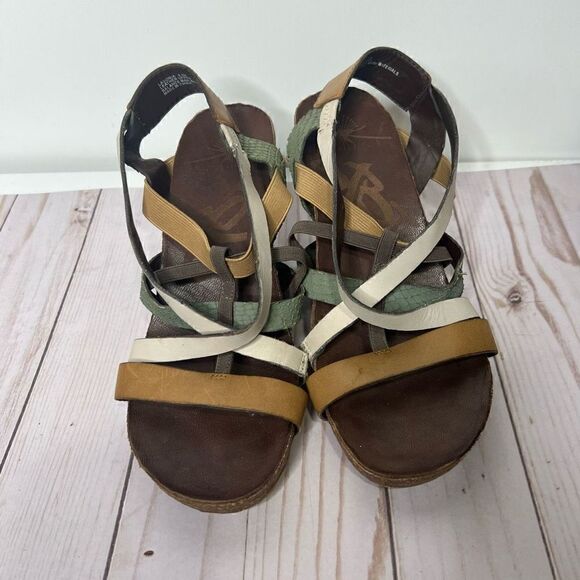 OTBT Taupe Laconia Leather Wedge Sandals - Picture 2 of 9